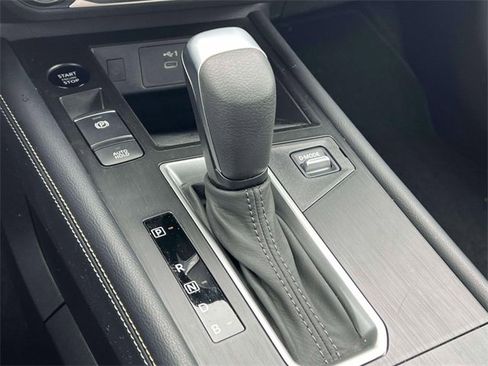 Used 2025 Nissan Kicks SV w/ Illumination Package image 27