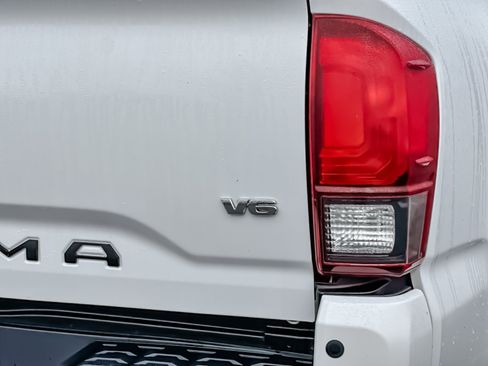 Used 2019 Toyota Tacoma TRD Off-Road image 25