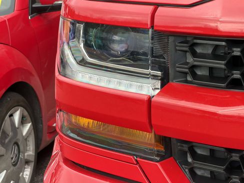 Used 2018 Chevrolet Silverado 1500 Custom w/ Custom Value Package image 19