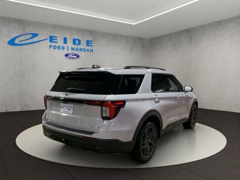 New 2026 Ford Explorer ST-Line w/ ST-Line Street Pack AWD/4WD image 6