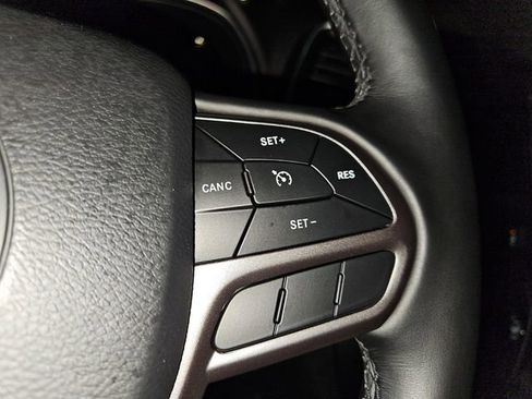 Used 2021 Jeep Cherokee Latitude Lux image 24