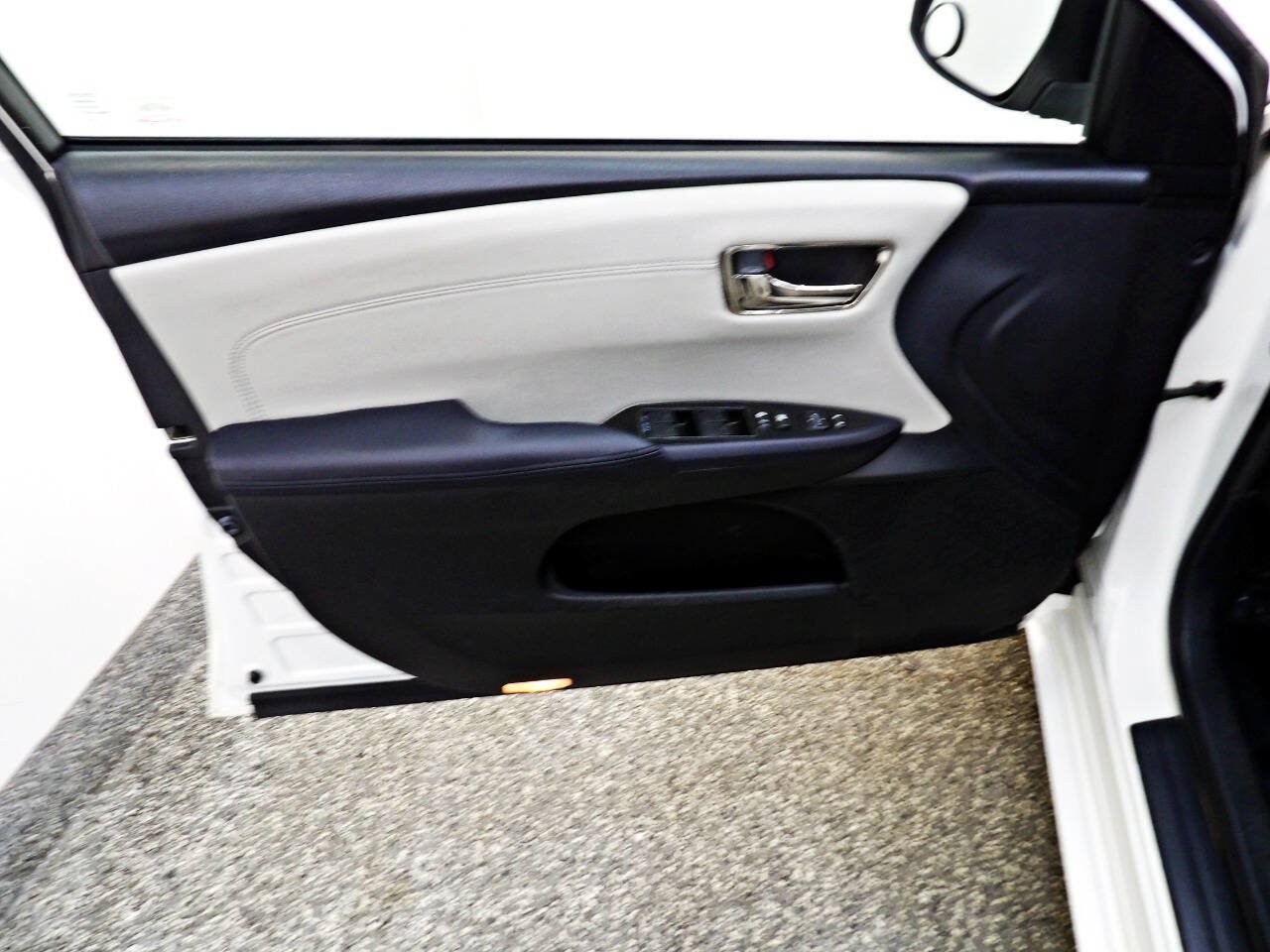 Used 2014 Toyota Avalon XLE Premium FWD image 7