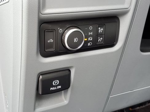 Used 2021 Ford F150 XLT AWD/4WD image 12