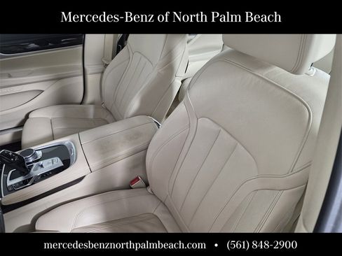 Used 2020 BMW 740i image 8