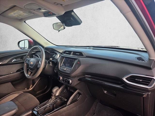 Used 2023 Chevrolet TrailBlazer LT FWD image 16