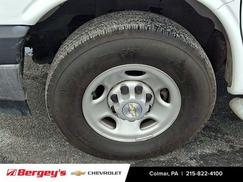 Used 2023 Chevrolet Express 2500 w/ Driver Convenience Package image 9