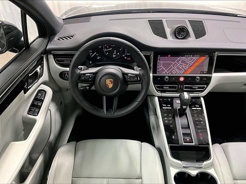 New 2026 Porsche Macan image 13