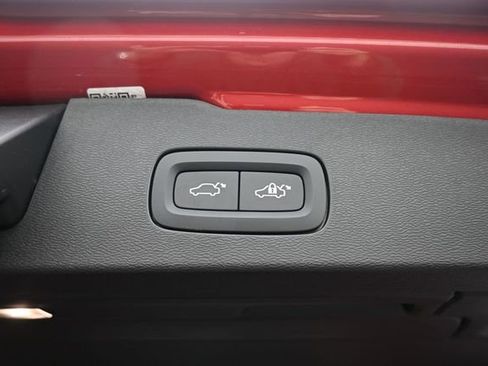 Used 2025 Volvo V60 B5 Cross Country Plus AWD/4WD image 30