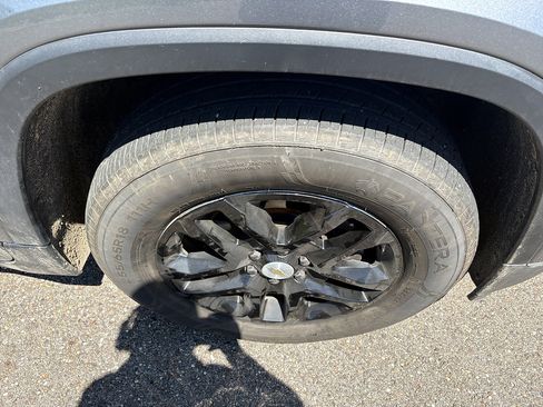 Used 2018 Chevrolet Traverse LT AWD/4WD image 12