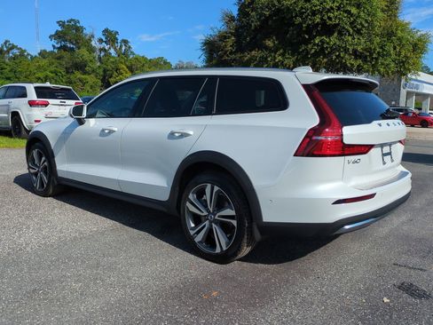New 2026 Volvo V60 B5 Cross Country Plus w/ Protection Package Premier image 6