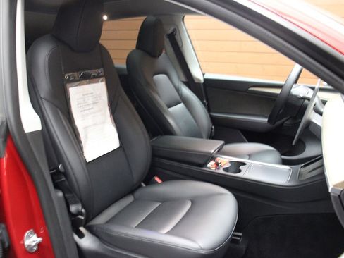 Used 2022 Tesla Model Y Long Range image 6