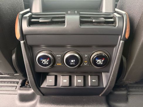 Used 2020 Land Rover Defender 110 X image 25