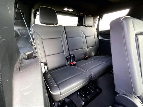 Used 2023 GMC Yukon SLT image 28