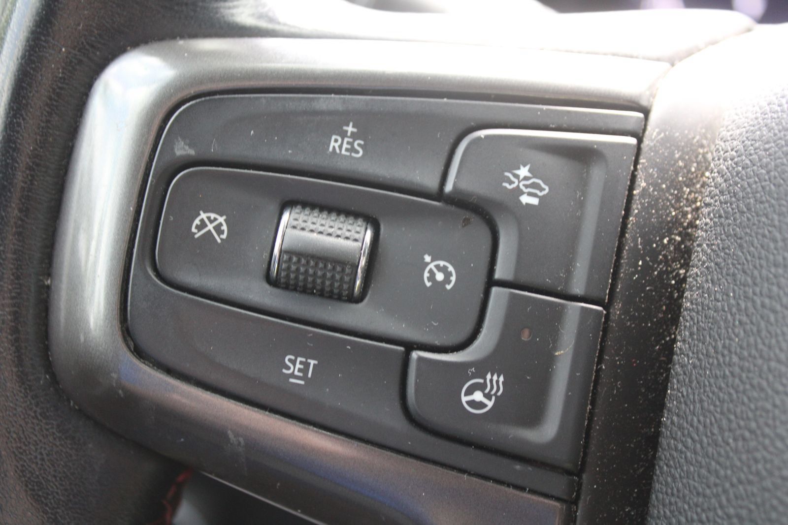 Used 2022 Chevrolet Tahoe RST w/ Luxury Package RWD image 34