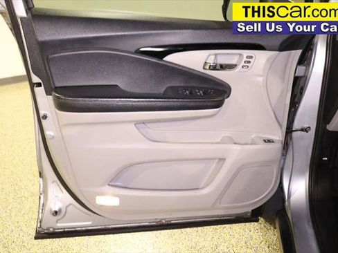 Used 2017 Honda Pilot Touring image 36