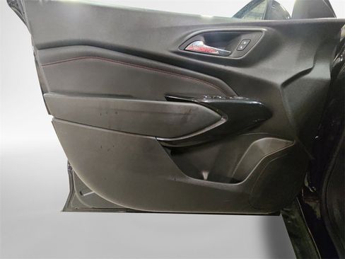 Certified 2025 Chevrolet Trax RS w/ Driver Confidence Package image 14