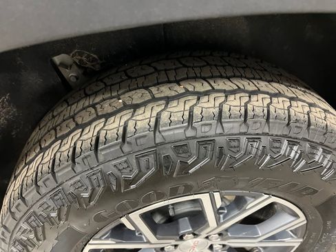 Certified 2025 GMC Acadia AT4 image 11