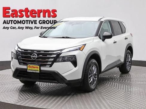 Used 2024 Nissan Rogue S AWD/4WD image 1