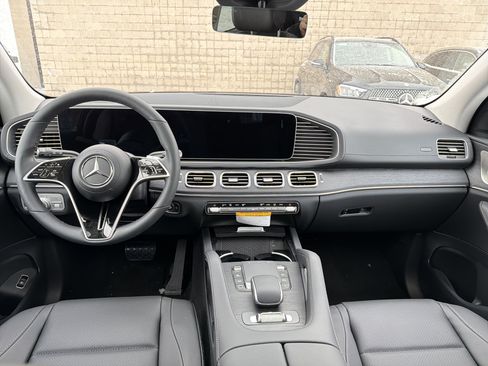 New 2026 Mercedes-Benz GLS 450 4MATIC image 11