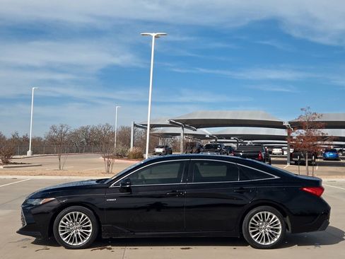 Used 2021 Toyota Avalon Limited w/ Advanced Safety Package image 4