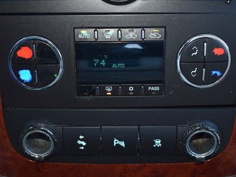 Used 2010 Chevrolet Silverado 1500 LTZ w/ Convenience Package image 23