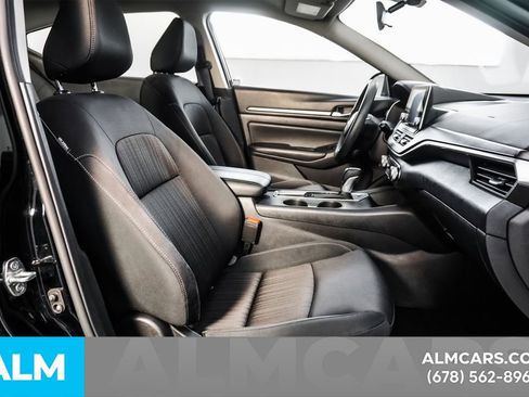 Used 2025 Nissan Altima 2.5 SV FWD image 19