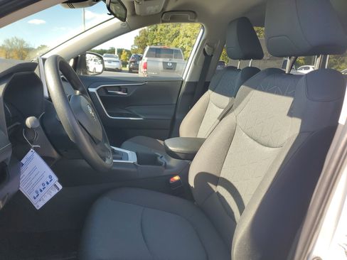 Used 2025 Toyota RAV4 XLE image 16