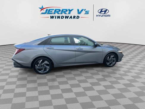 Used 2025 Hyundai Elantra Sport image 9