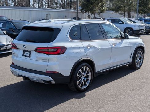 Used 2021 BMW X5 xDrive40i w/ Executive Package image 3