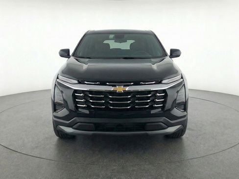 Used 2025 Chevrolet Equinox LT image 2