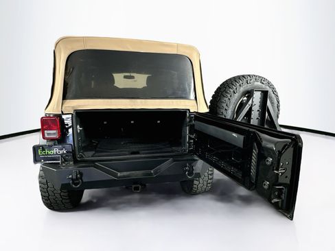 Used 2018 Jeep Wrangler Unlimited Sport S AWD/4WD image 24