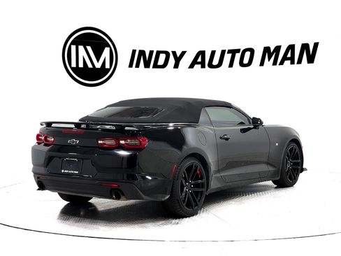 Used 2019 Chevrolet Camaro LT RWD image 4