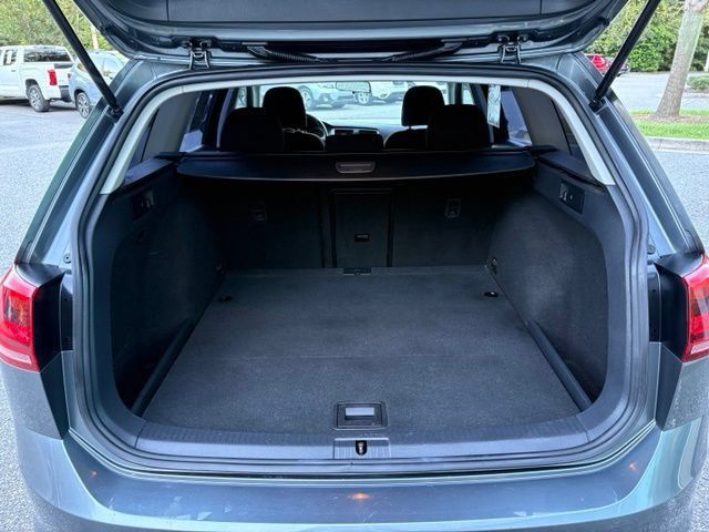 Used 2016 Volkswagen Golf S FWD image 35