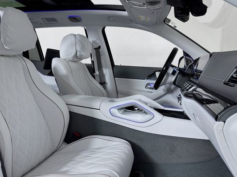 New 2026 Mercedes-Benz Maybach GLS 600 4MATIC image 6