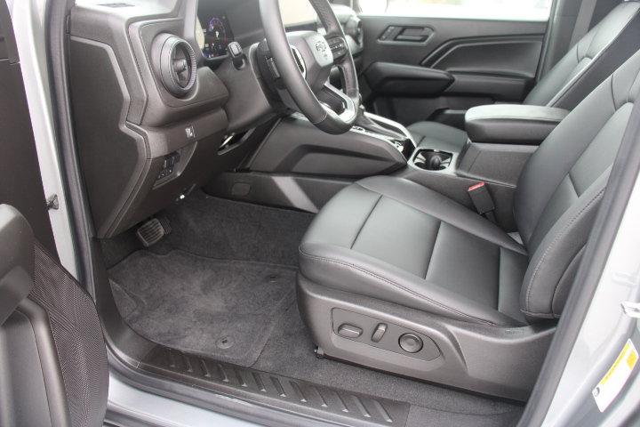 Used 2026 Chevrolet Colorado Trail Boss AWD/4WD image 12
