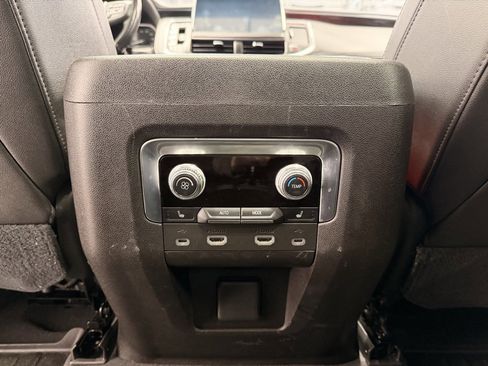 Used 2021 GMC Yukon SLT image 17