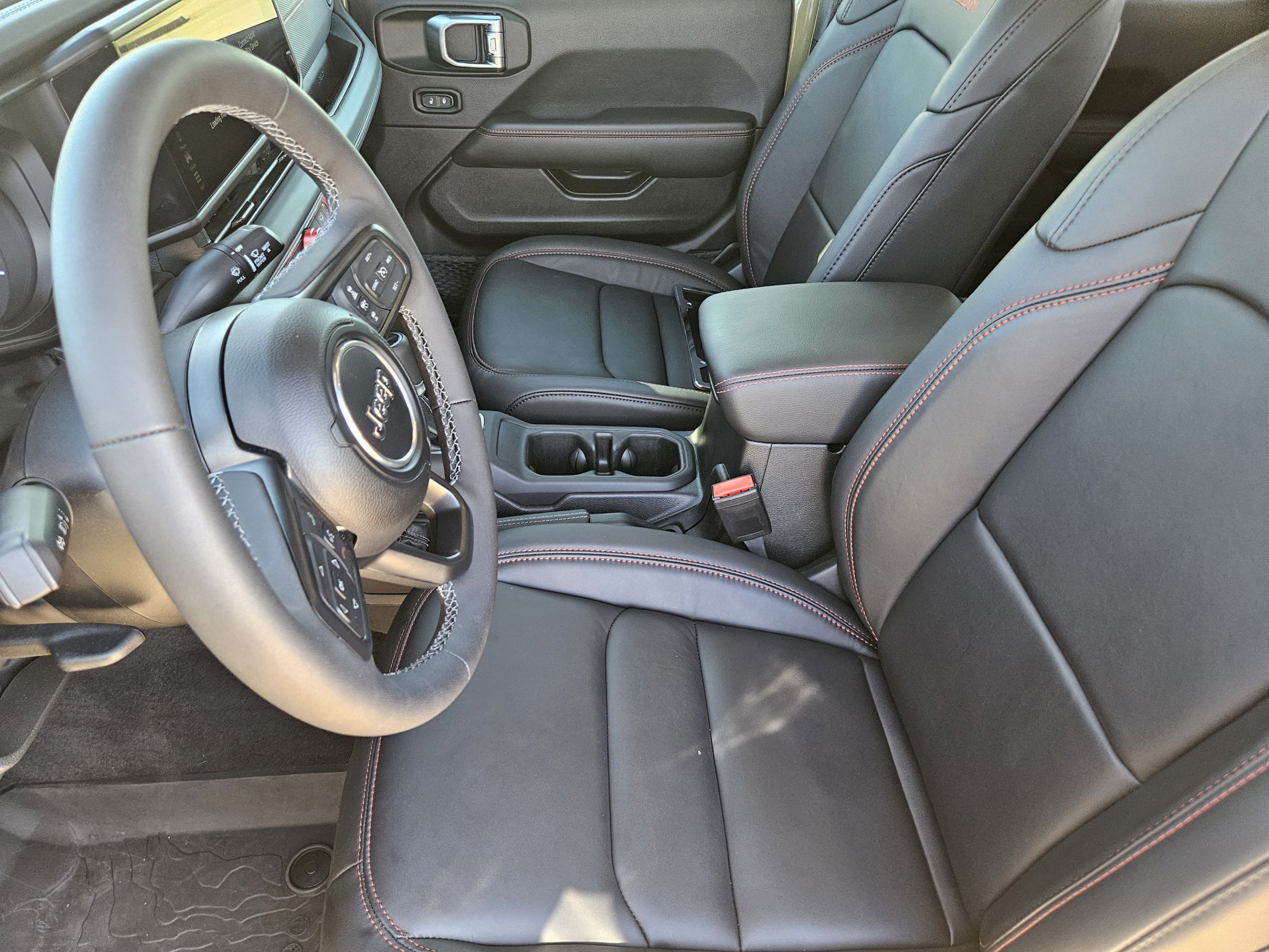 Used 2025 Jeep Gladiator Rubicon AWD/4WD image 11