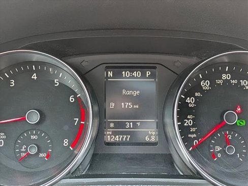 Used 2017 Volkswagen Passat 1.8T SE image 11