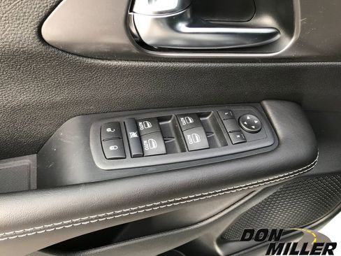 New 2026 Chrysler Pacifica Select image 13