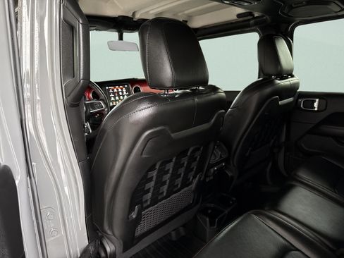 Used 2022 Jeep Gladiator Rubicon w/ LED Lighting Group AWD/4WD image 17