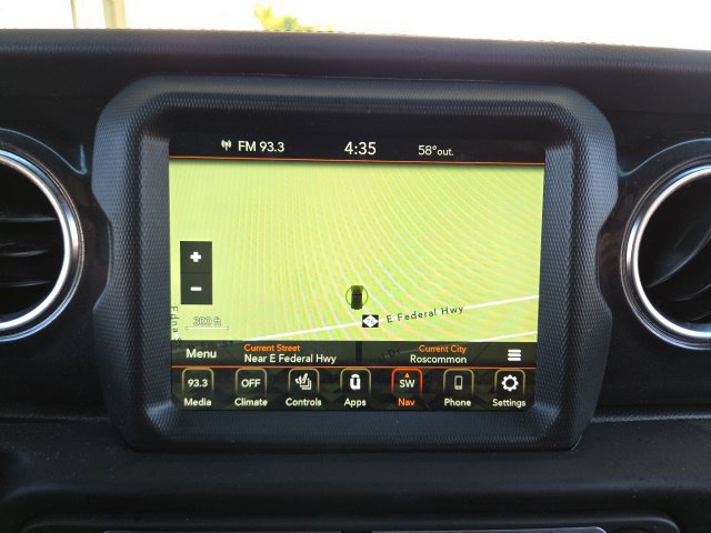 Used 2022 Jeep Wrangler Unlimited Sahara AWD/4WD image 7