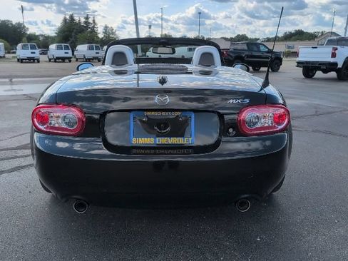 Used 2011 MAZDA MX-5 Miata Grand Touring RWD image 6