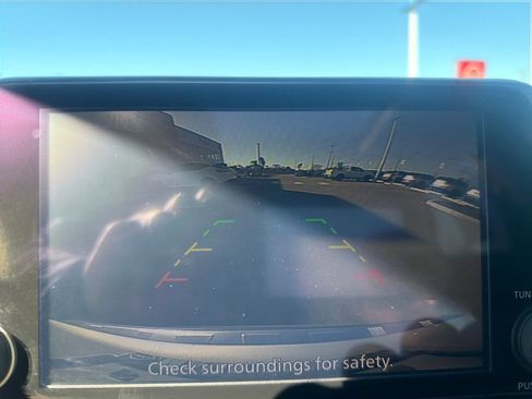 Used 2022 Nissan Rogue SV w/ SV Premium Package image 38