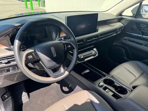 Used 2023 Lincoln Corsair Reserve w/ Equipment Group 201A image 12