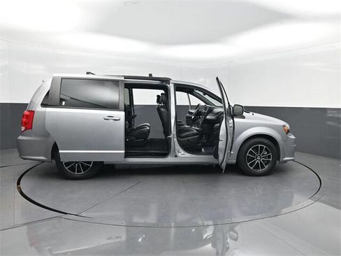 Used 2019 Dodge Grand Caravan GT image 39