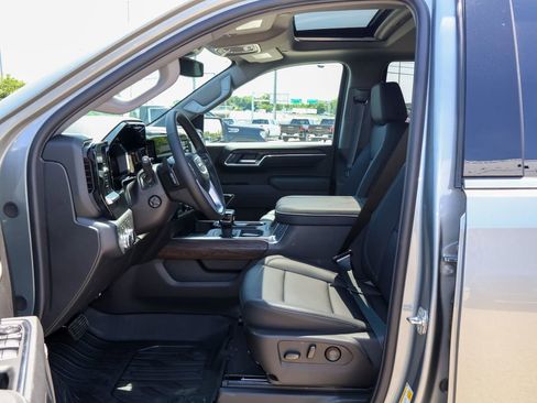 New 2026 GMC Sierra 1500 SLT w/ SLT Premium Package AWD/4WD image 7