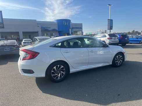 Used 2018 Honda Civic EX image 3