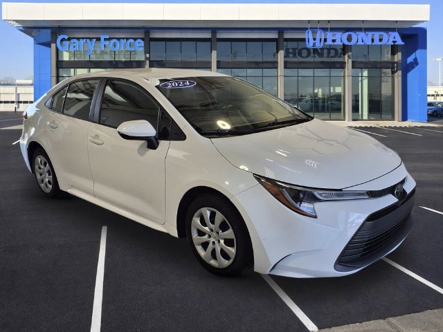 Used 2024 Toyota Corolla LE FWD image 1