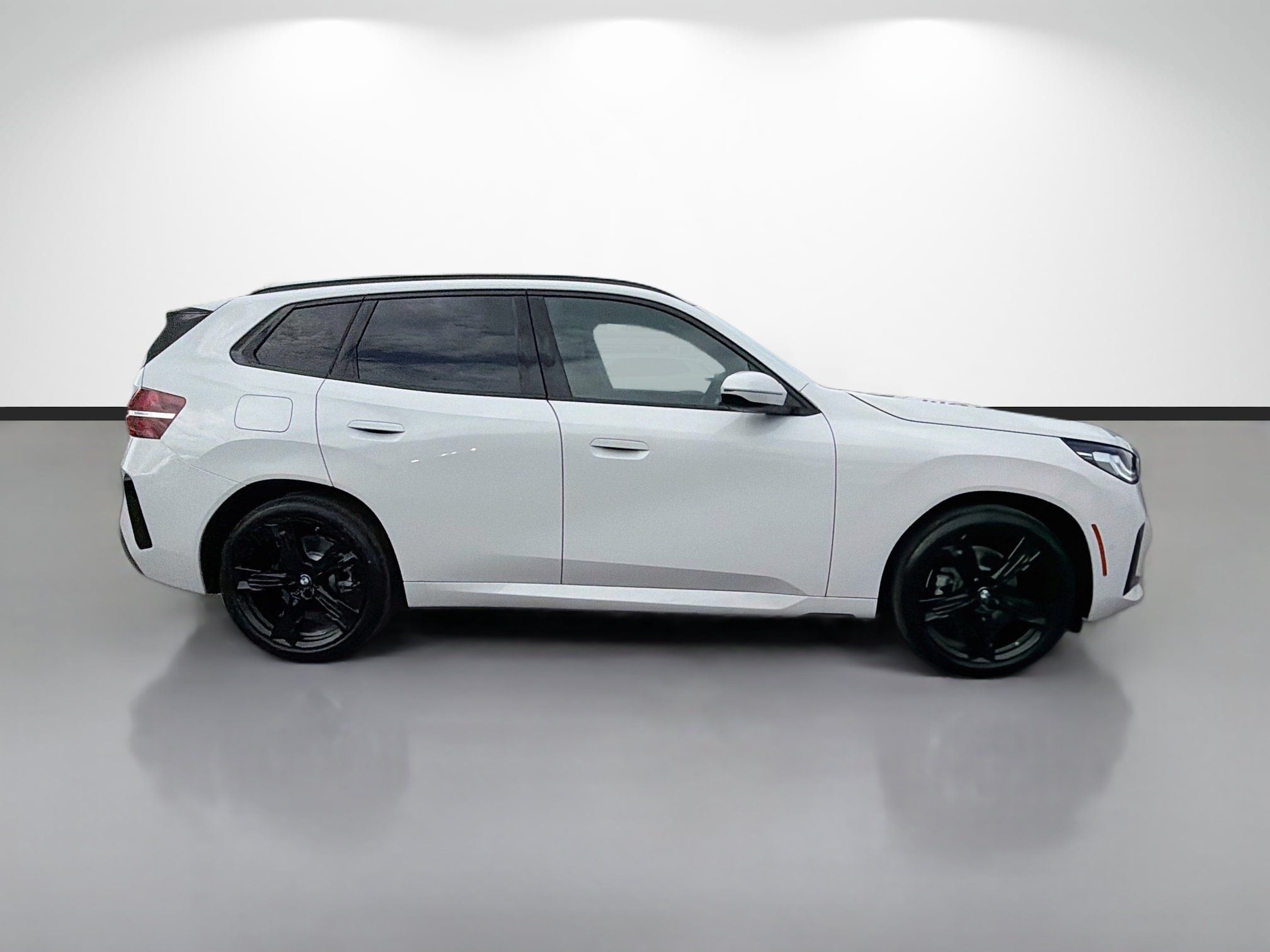 New 2026 BMW X3 xDrive30i w/ M Sport Package AWD/4WD image 2