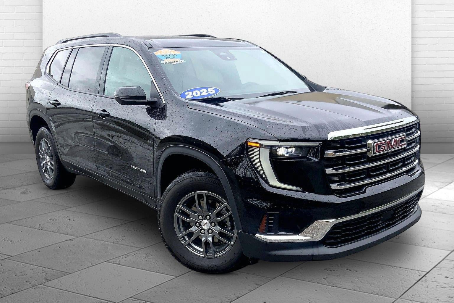 Used 2025 GMC Acadia Elevation FWD image 1